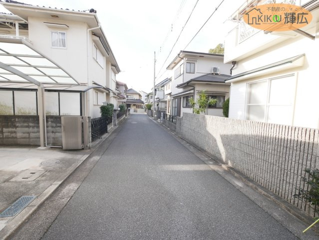 【前面道路含む現地写真】 | 加古川市平岡町新在家　中古戸建