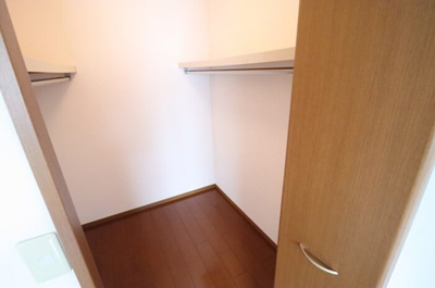 【収納】 | コモド八ヶ崎 Ａ・Ｂ | ウォークインクローゼット