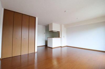 【居間・リビング】 | コモド八ヶ崎 Ａ・Ｂ | リビング １７帖