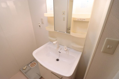 【独立洗面台】 | コモド八ヶ崎 Ａ・Ｂ | 洗髪洗面化粧台