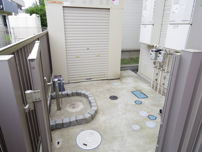 フォレストヒルズのその他共用部分|ペット専用足洗いフラグ