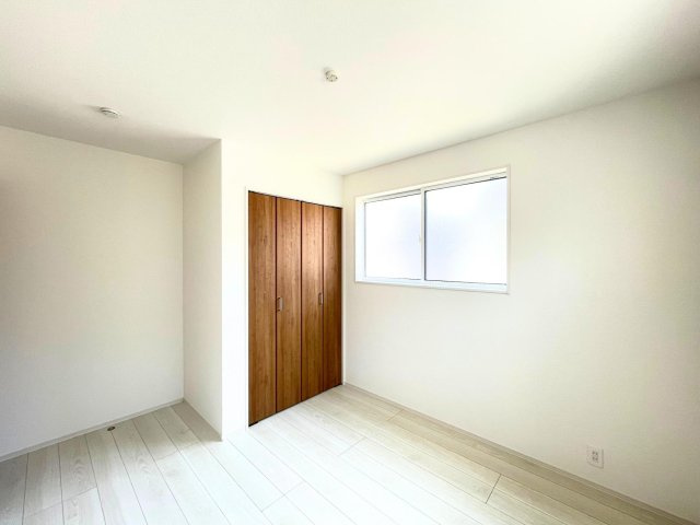豊田市高岡本町南　新築分譲住宅　全2棟　1号棟の洋室