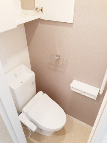 【トイレ】 | シダーコートＡ | 清潔感のあるトイレです