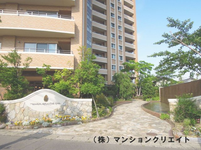 タワーグランデCHAのエントランス