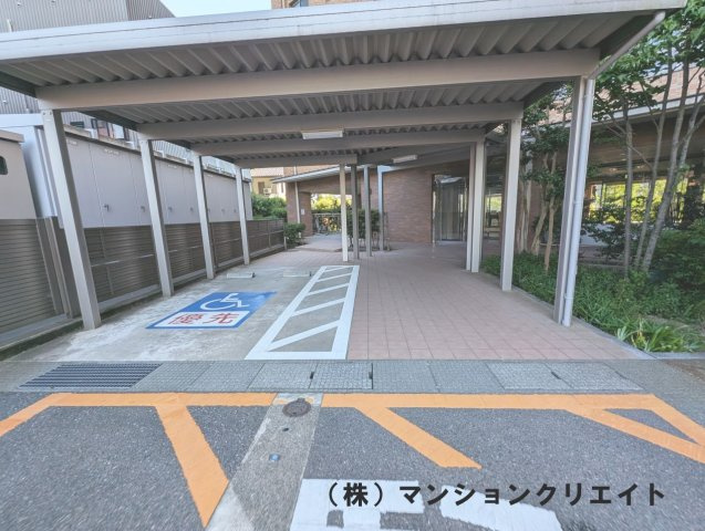 タワーグランデCHAの駐車場|一時停車用の共用駐車場スペース