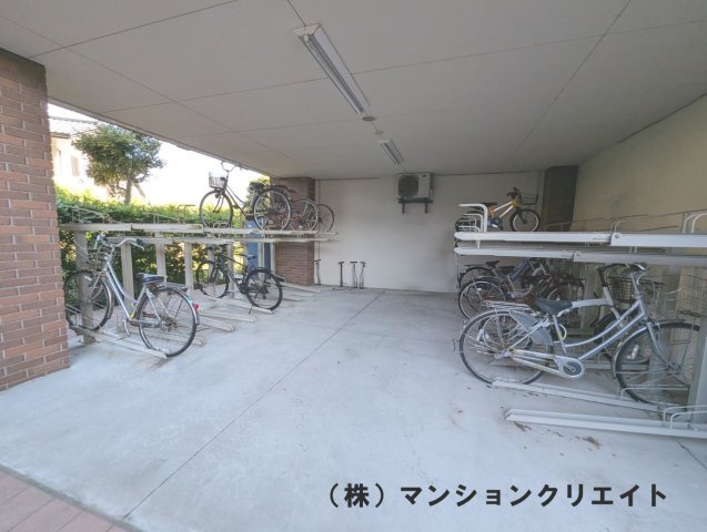 タワーグランデCHAの駐輪場