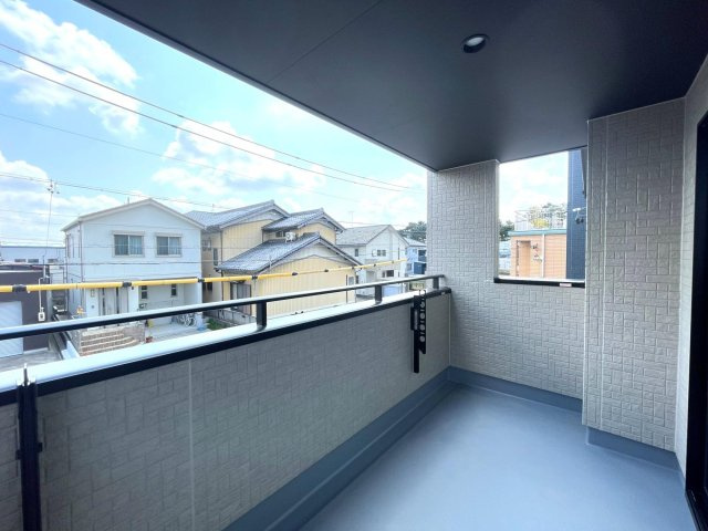 豊田市高岡本町南　新築分譲住宅　全2棟　2号棟のバルコニー