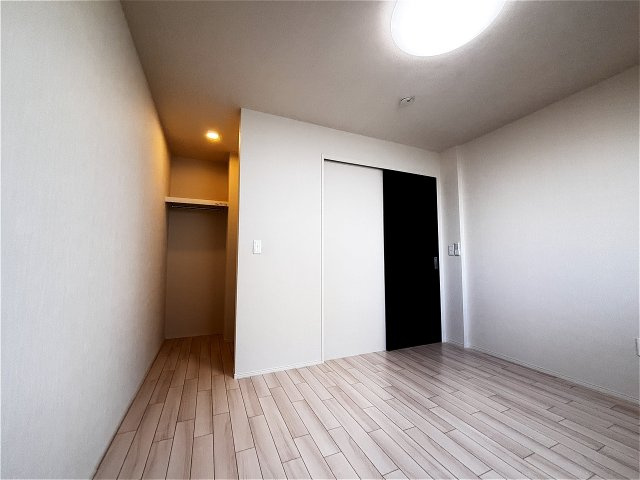 ルミナスピュア神戸の洋室