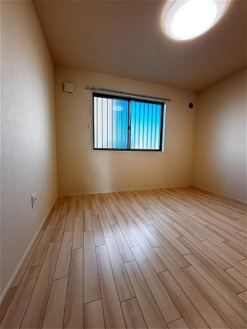 ルミナスピュア神戸の洋室