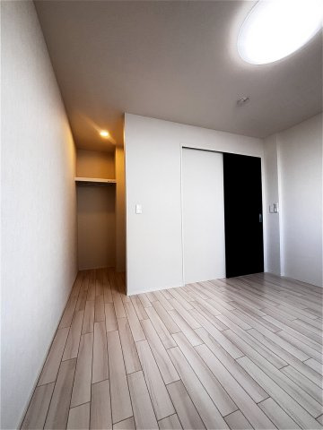 ルミナスピュア神戸の洋室