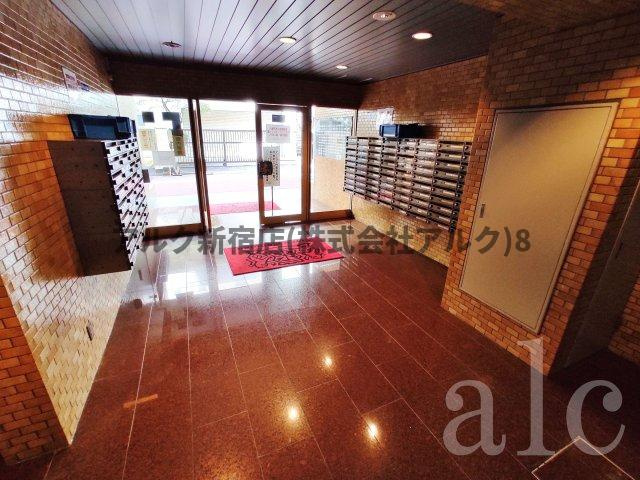 新宿区西新宿６丁目の賃貸マンションのロビー|清潔なロビーです