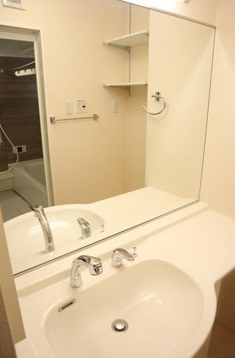 Casa Bonitaの独立洗面台