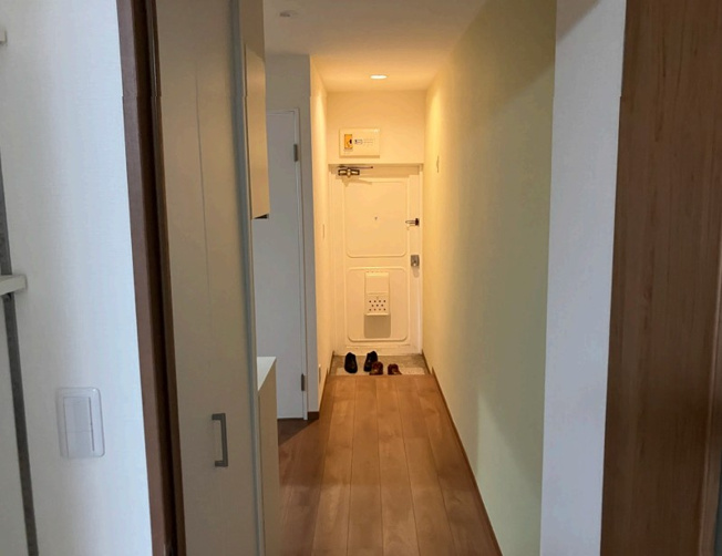 【玄関】 | マンション豊島 | 帰り着くたびに洗練されたテイストの空間に迎えられ誇りと喜びを感じる玄関まわりです。