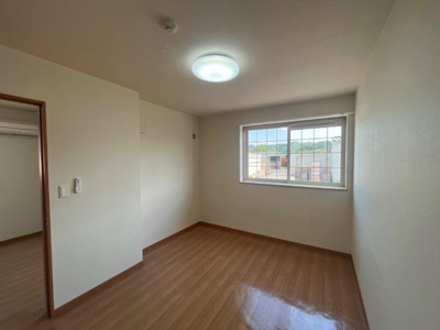 【内装】 | サニー・プレール | 洋室