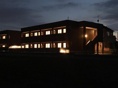 【外観】 | Ｃｏｎｔｒａｉｌ・Ｗｉｌｌ（コントレイル・ウィル） | 外観写真（夜）