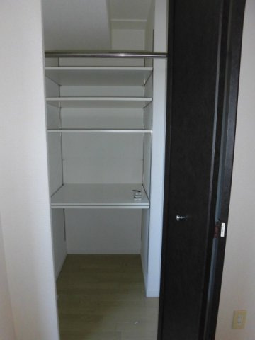 大阪市中央区松屋町住吉の賃貸マンションの収納