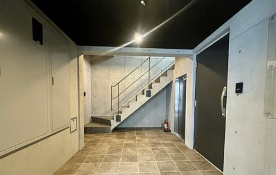 COCOCUBE西荻窪のロビー