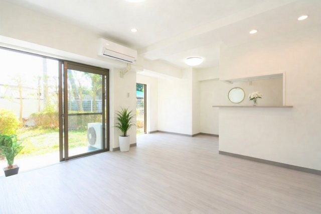 国分寺市東戸倉２丁目の中古マンションの居間・リビング