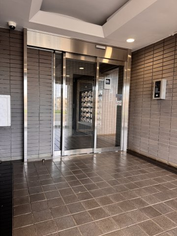 国分寺市東戸倉２丁目の中古マンションのエントランス