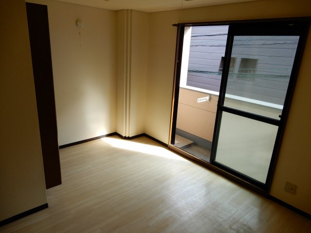 アーバンハイツ城北の洋室