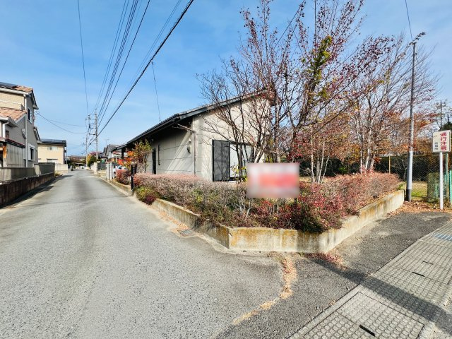 前橋市荒牧町の前面道路含む現地写真|車の通りも少なく駐車も楽々♪