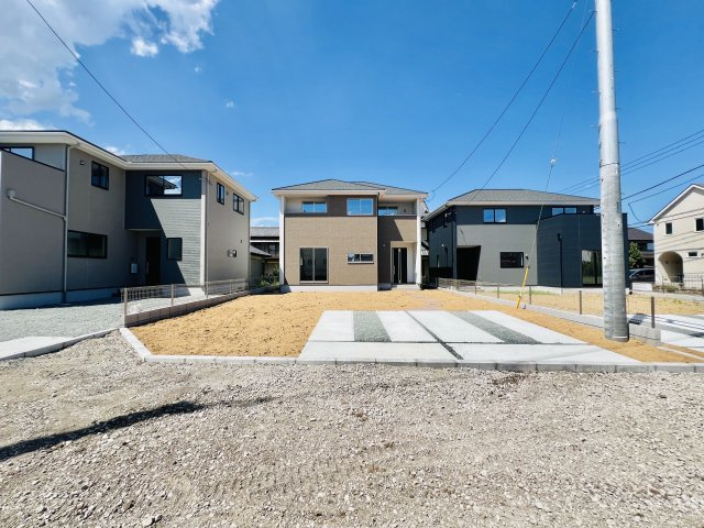 北群馬郡吉岡町の外観|駐車スペース3台可◎