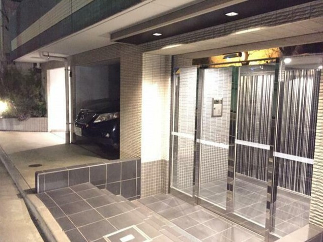 ルリオン代々木のエントランス