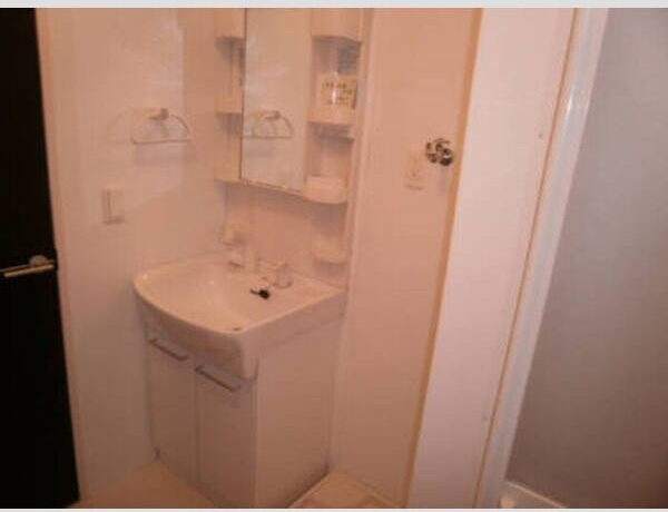 ヴィルヌーヴ　虹の洗面所|洗面所です