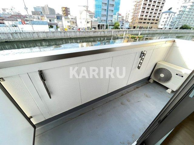 レジデンスコート京橋のバルコニー|同物件別部屋の写真です