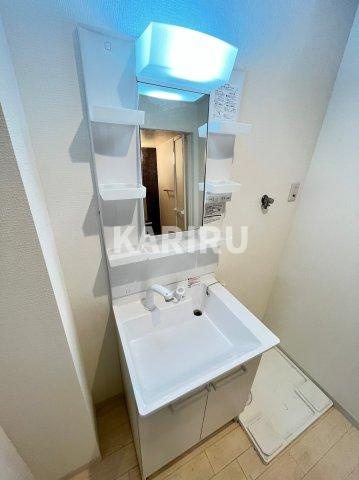 レジデンスコート京橋の洗面所|同物件別部屋の写真です