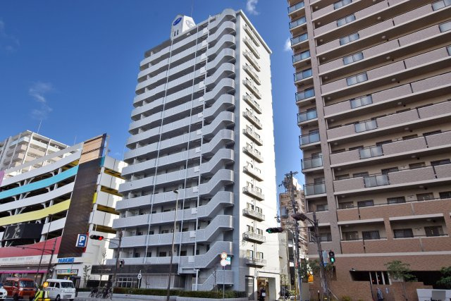 クラウンハイム尼崎昭和通の外観|阪神「尼崎」駅徒歩10分×南西角部屋3LDK！生活に便利な施設が徒歩圏内に充実した環境で新生活を始めませんか？即日ご案内可能です◎皆様からのご連絡を心よりお待ちしております。