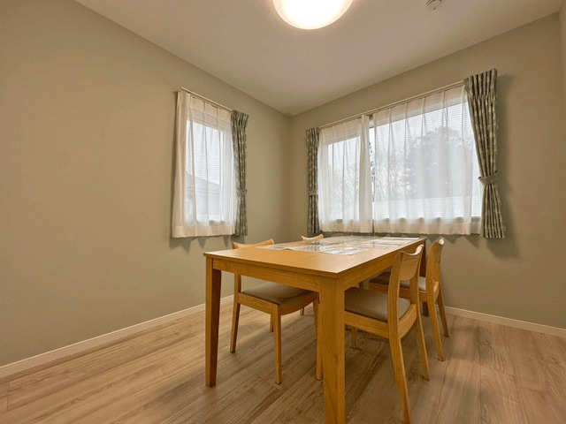 杜の丘建売モデルハウスの居間・リビング