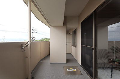 【バルコニー】 | メロディーハイム香里ケ丘ルインビューアルテアタワー