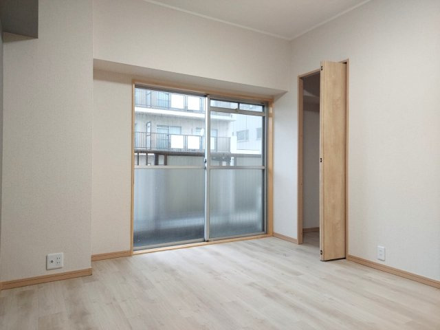 古町ツインタワーハイツの洋室