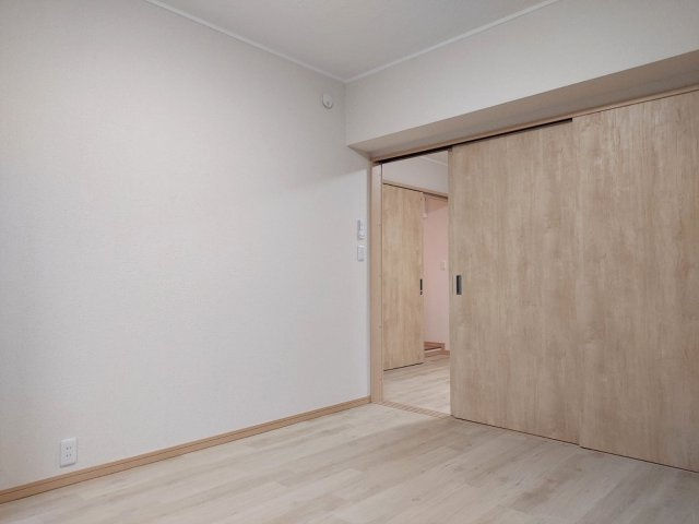 古町ツインタワーハイツの洋室