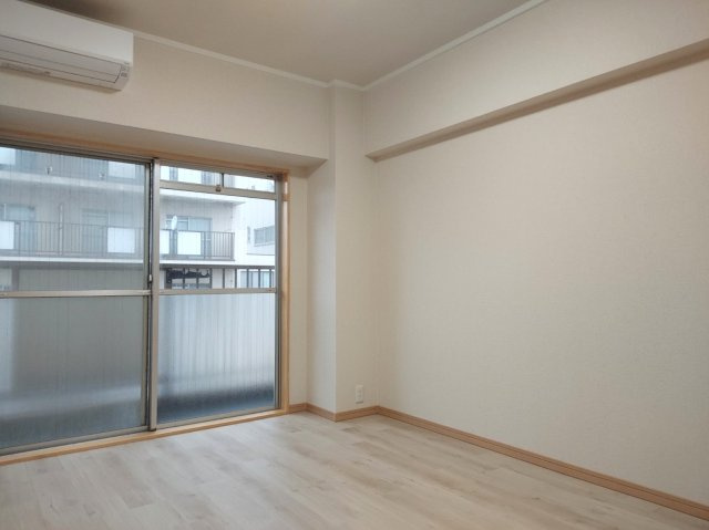 古町ツインタワーハイツの洋室