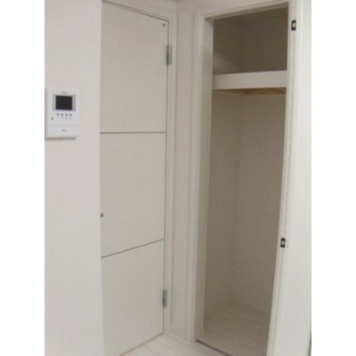 【収納】 | カーサドマーニ | ハンガーラック付きで楽々収納♪