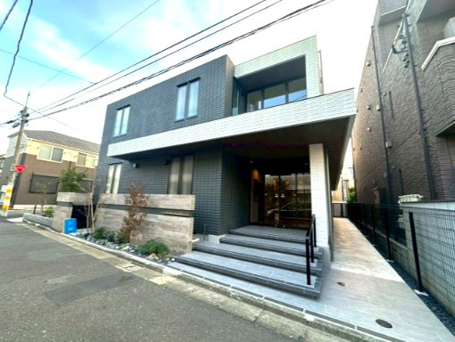 ＥＬＹＳＥＥ　ＤＡＩＺＡＷＡの外観