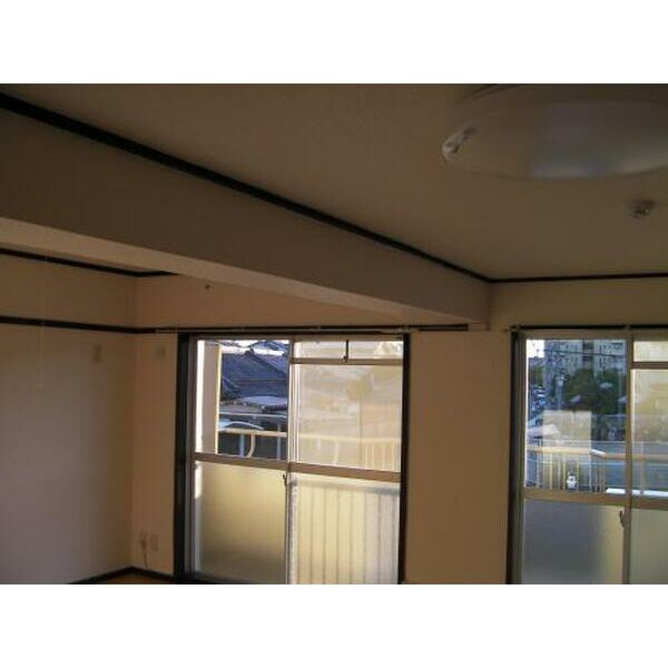 岸和田市吉井町１丁目の賃貸マンションの和室