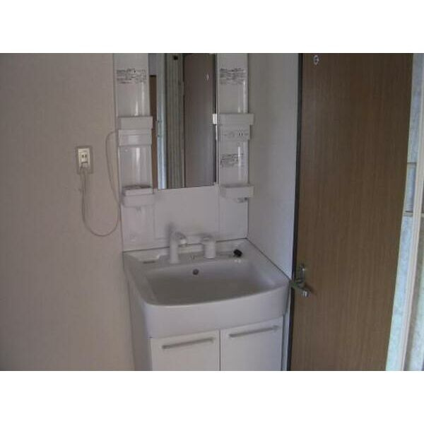 岸和田市吉井町１丁目の賃貸マンションの洗面所