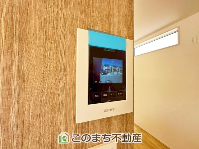 ブルーミングガーデン下野市駅東2丁目の設備|ＴＶモニター付きインターホンで防犯面もしっかり安心♪

