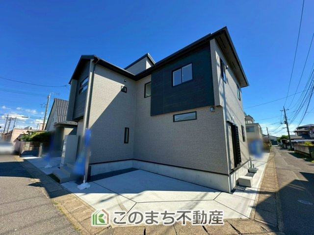 ブルーミングガーデン下野市駅東2丁目の外観|"建物完成につきご内覧可能です！
飽きのこないシンプルな外観と
閑静な住宅街は永住の地にピッタリです♪"
