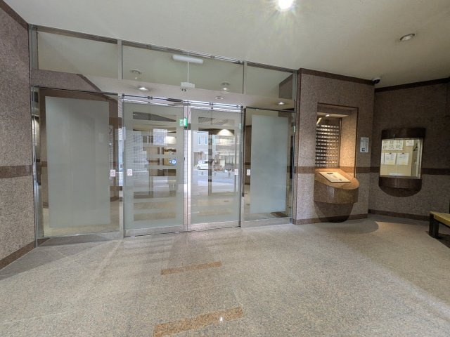 【エントランス】