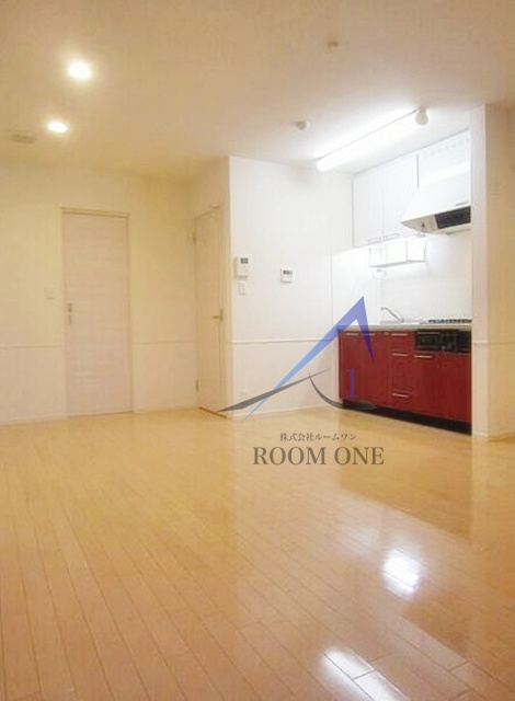 Ｌｏｖｅｌｙ　Ｒｏｓａの居間・リビング|洋室のお部屋です。