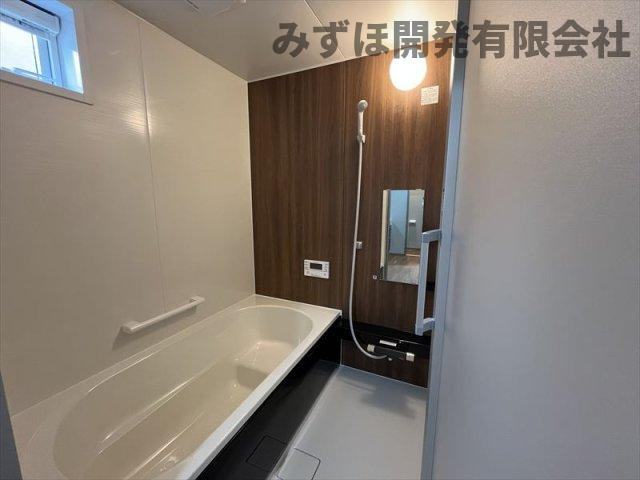 山形市伊達城3丁目21番地6の独立洗面台|浴室、洗面台です。洗濯機を隠せる構造です。