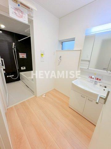 長崎市磯道町新築戸建の浴室