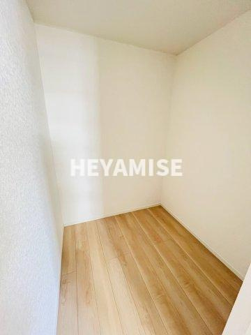 長崎市磯道町新築戸建の洋室