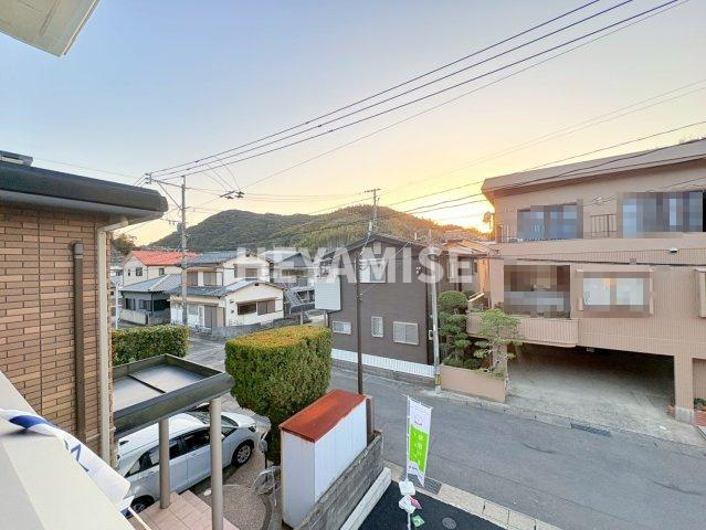 長崎市磯道町新築戸建のエントランス