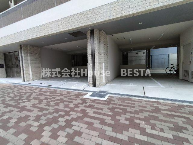 スプランディッド元町山手の駐車場