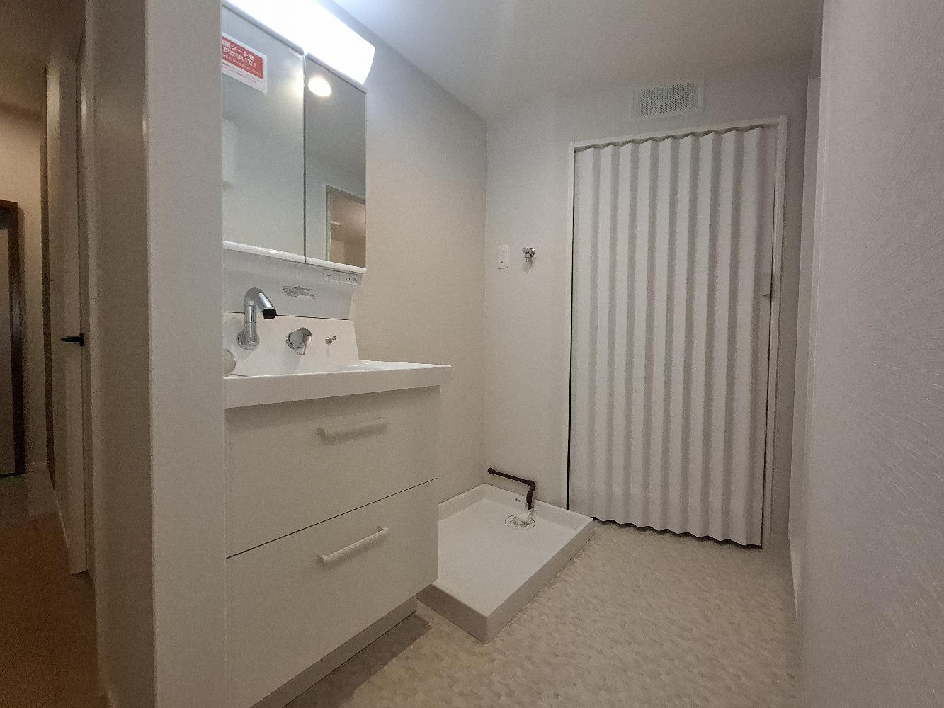 ローレルハイツ東天美の独立洗面台